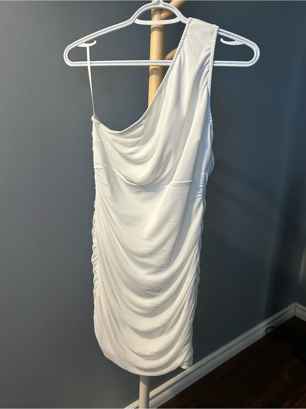 One-Shoulder White Ruched Bodycon Dress - Picture 2 of 3